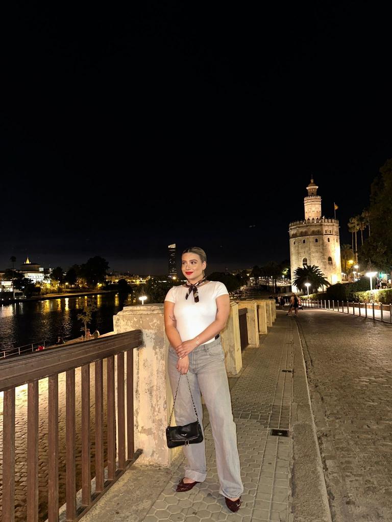 Chica busca chico en Sevilla: 