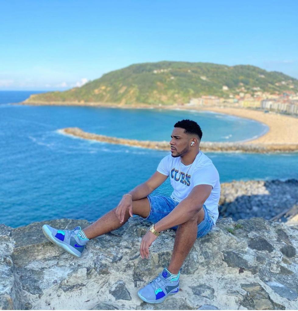 Chico busca chica en Barcelona: 