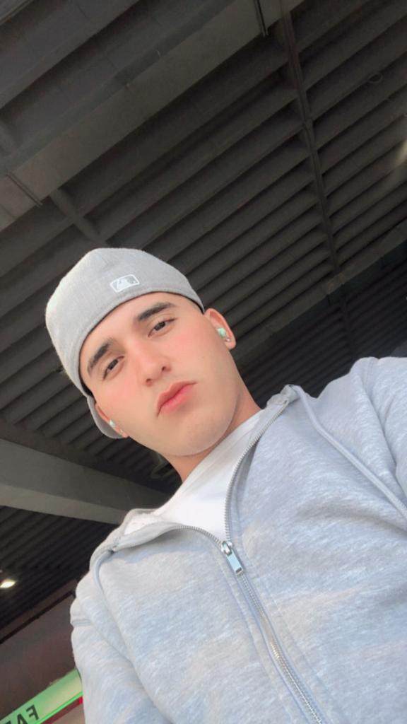 Chico busca chica en Asturias: 