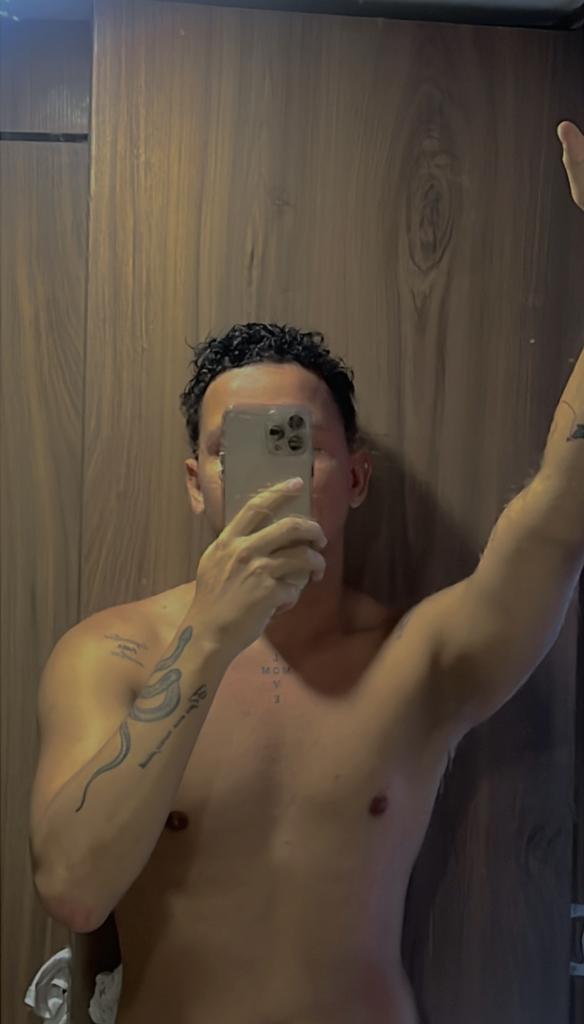 658747307: Chico busca chica en Pontevedra