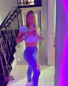 699387190: Chica busca chico en Cádiz