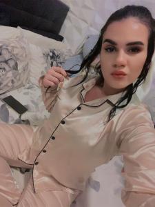 627092301: Chica busca chico en Barcelona