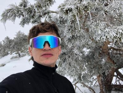 697670989: Chico busca chica en Madrid