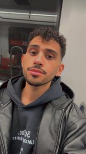 611223918: Chico busca chica en Barcelona