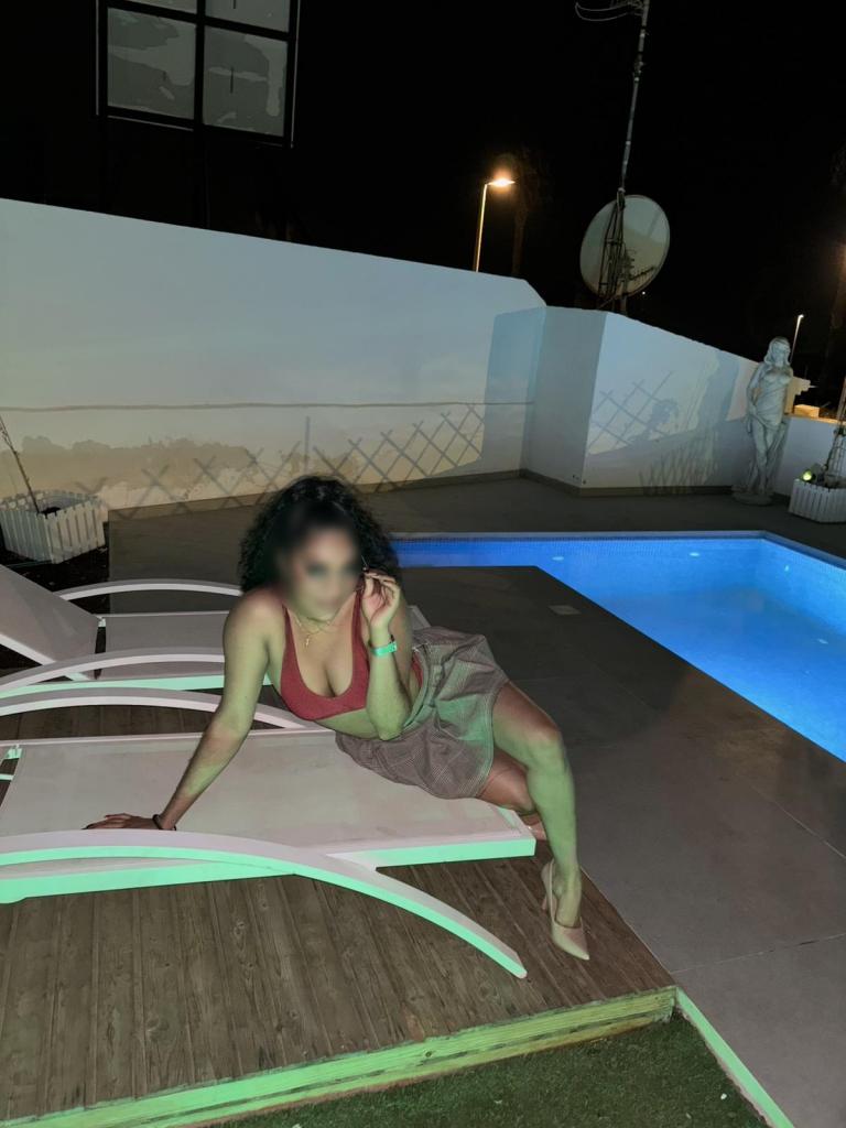 641468227: Chica busca chico en Barcelona