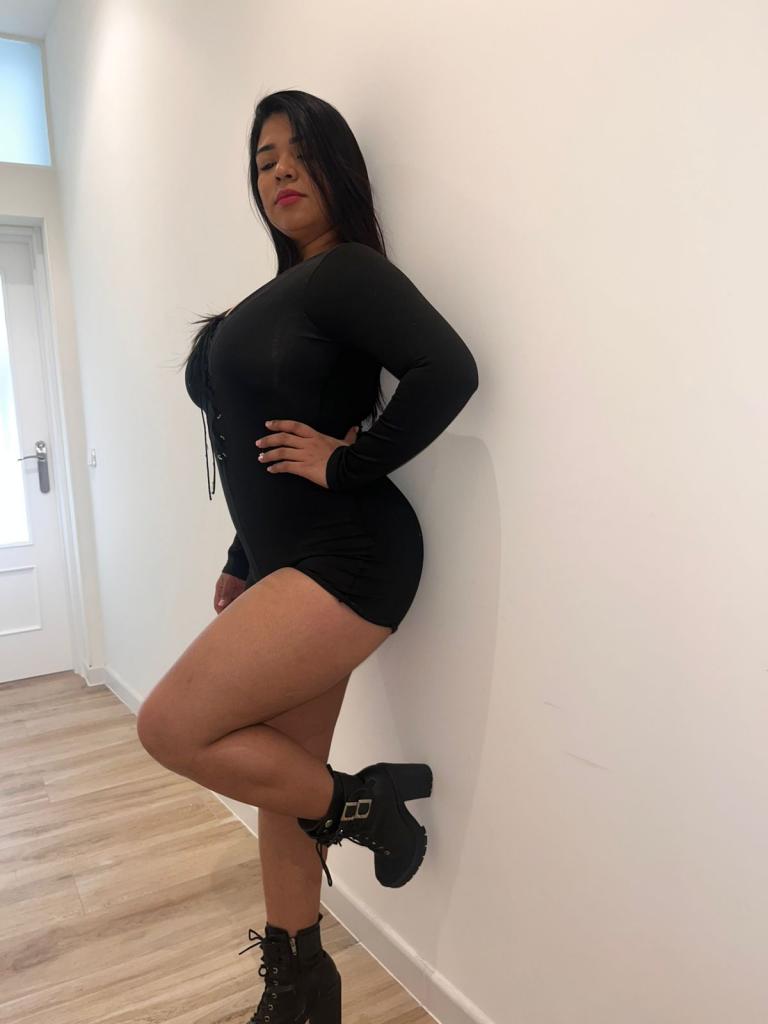 666895916: Chica busca chico en Barcelona