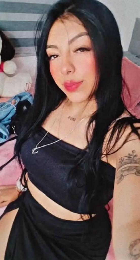 647053081: Chica busca chico en Sevilla