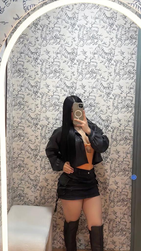 Chica busca chico en Cádiz: 