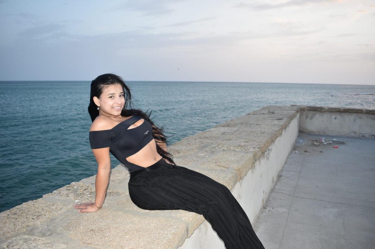 Chica busca chico en Cádiz: 