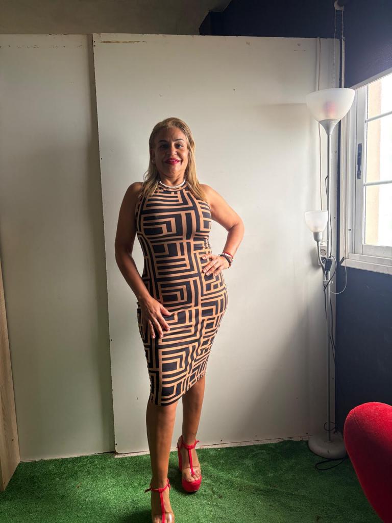 Chica busca chico en Tenerife: 