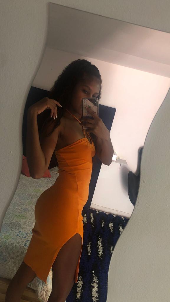 Chica busca chico en La Coruña: 