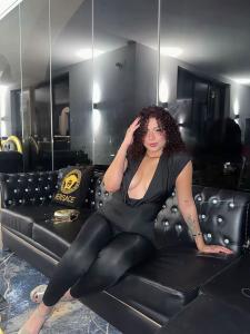 670663064: Chica busca chico en Málaga