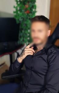 664726033: Chico busca chica en Barcelona