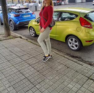 643698579: Chica busca chico en La Coruña