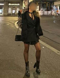 663461296: Chica busca chico en Málaga