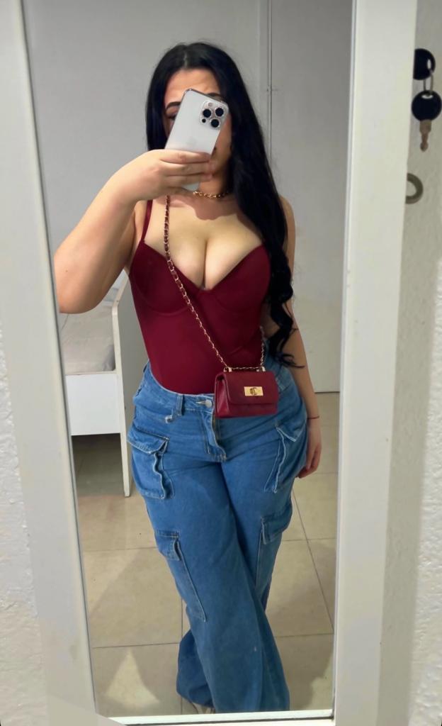 Chica busca chico en Cádiz: 