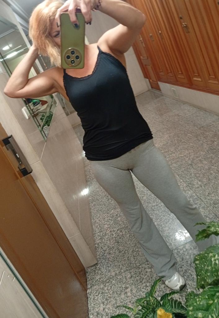 666807215: Chica busca chico en La Coruña