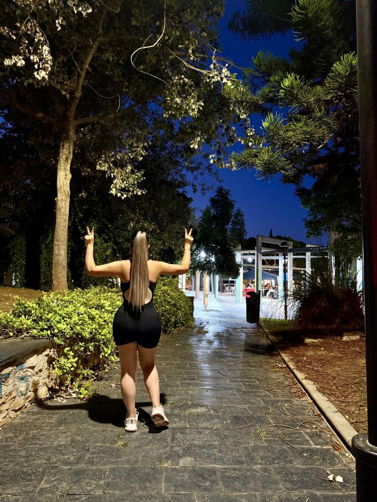 Chica busca chico en Almería: 