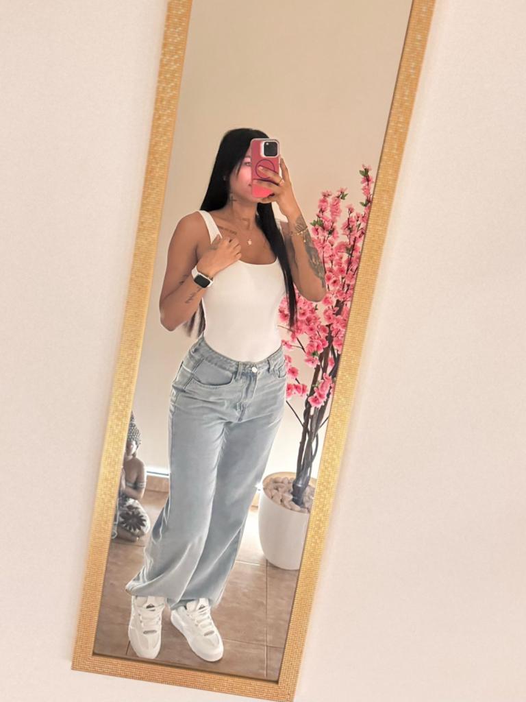 Chica busca chico en Alicante: Chica busca chico