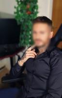 664726033: Chico busca chica en Barcelona