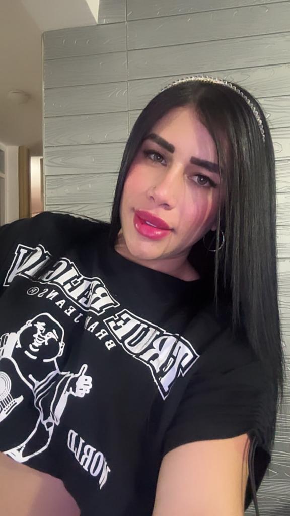 610772545: Chica busca chico en Almería