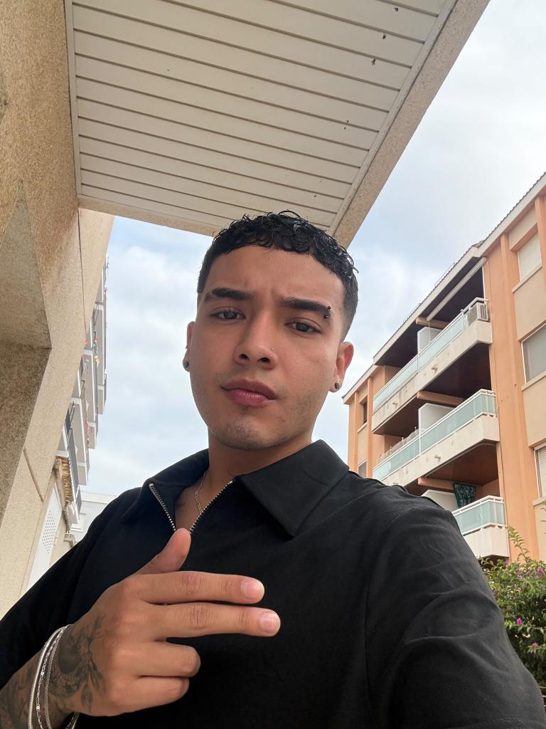 643701664: Chico busca chica en Tarragona
