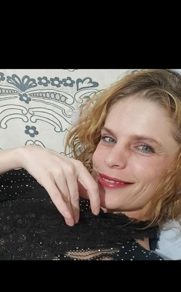 677384025: Chica busca chico en Tarragona