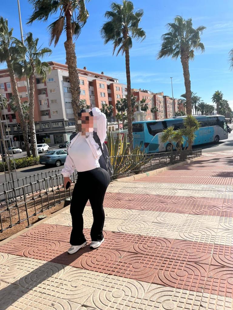 664482384: Chica busca chico en Murcia