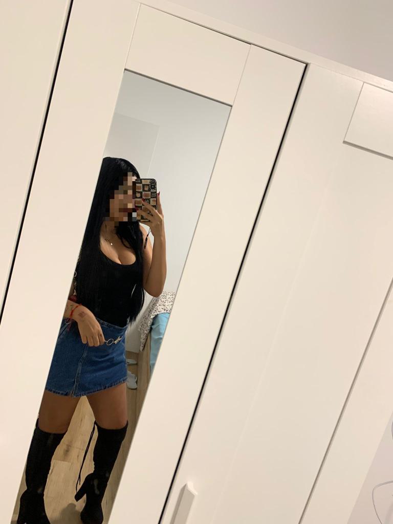 632037316: Chica busca chico en Sevilla