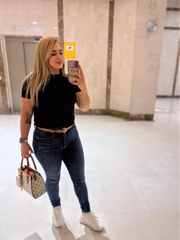 692837792: Chica busca chico en Málaga
