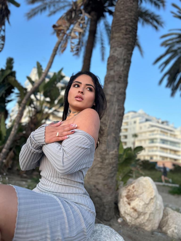 612454057: Chica busca chico en Málaga