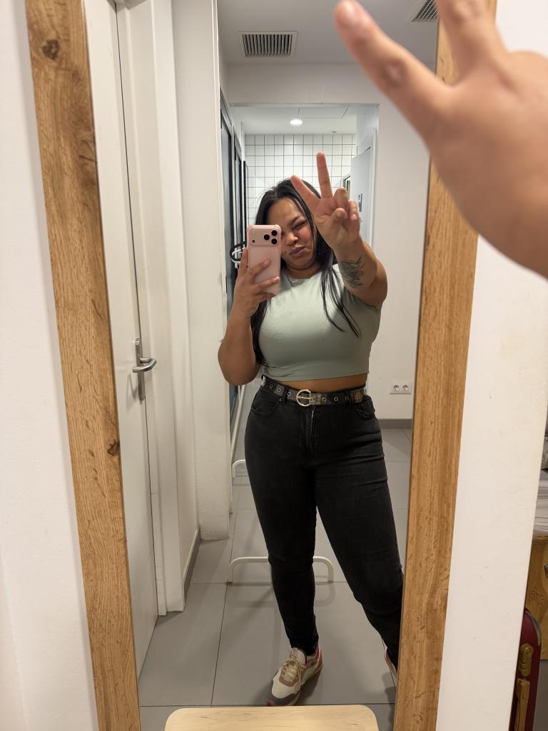 612495559: Chica busca chico en Cantabria