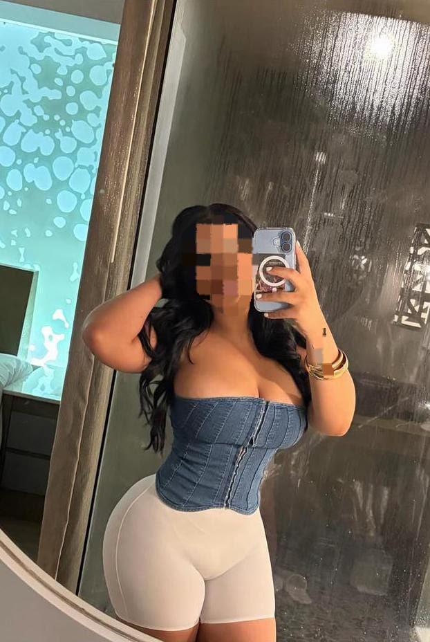 677136300: Chica busca chico en Pontevedra