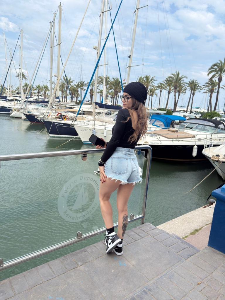Chica busca chico en Murcia: Chica busca chico