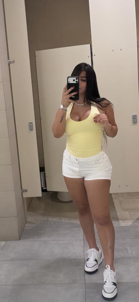 Chica busca chico en Tenerife: 