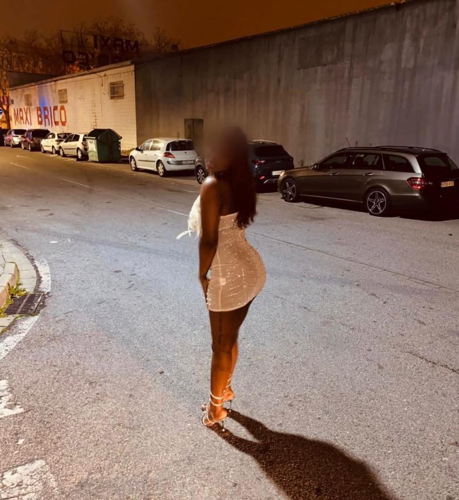 Chica busca chico en Cádiz: 