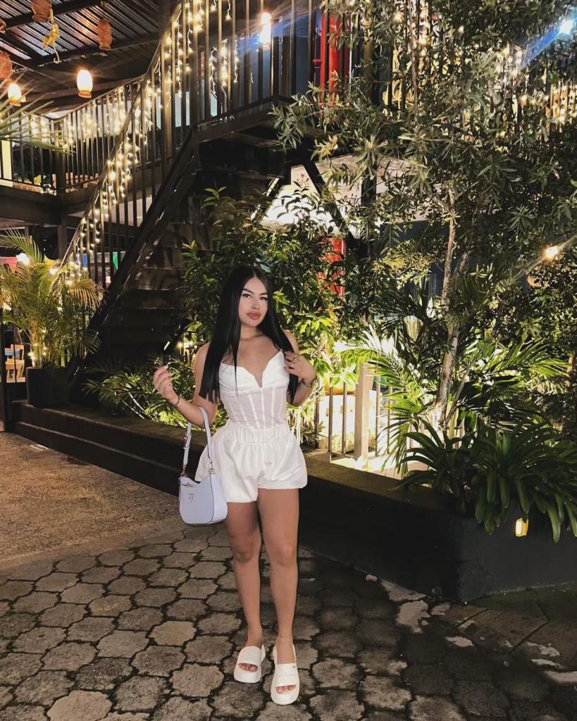 Chica busca chico en Cádiz: 