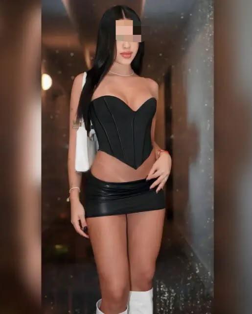 743049378: Chica busca chico en Lugo