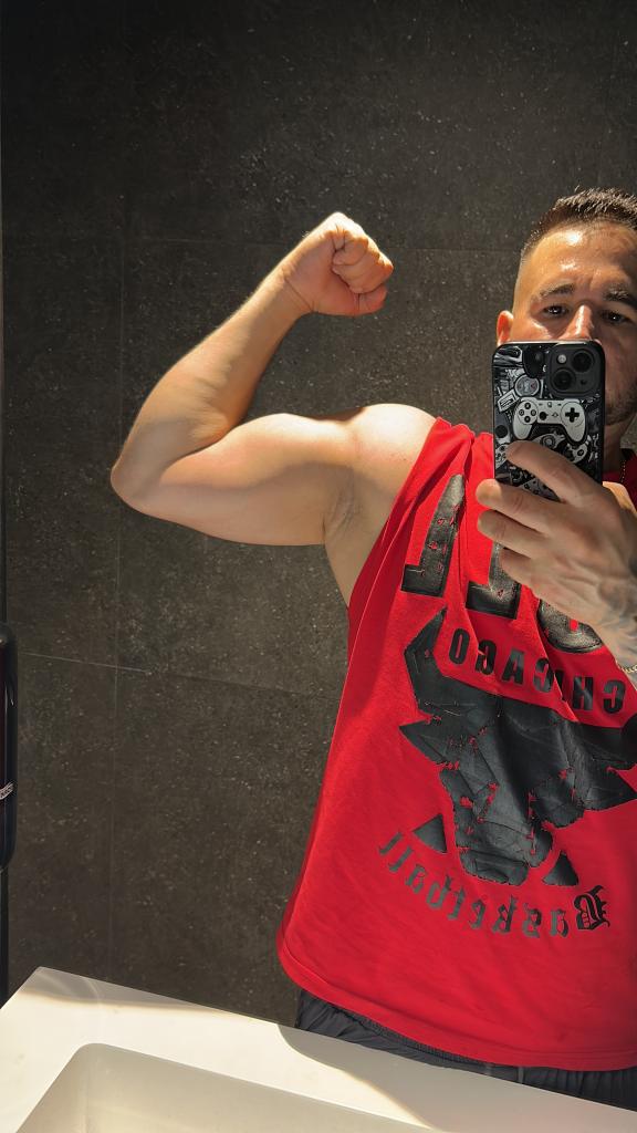 663526446: Chico busca chica en Barcelona