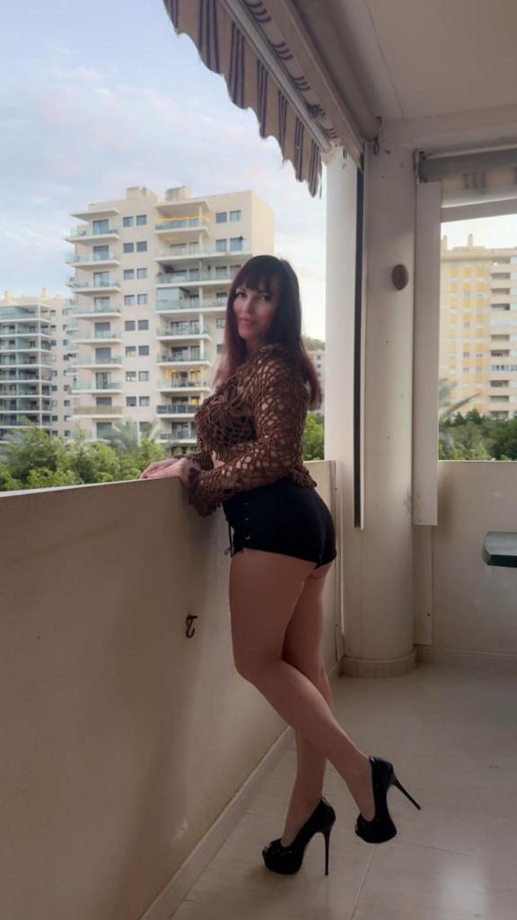 637947528: Chica busca chico en Alicante
