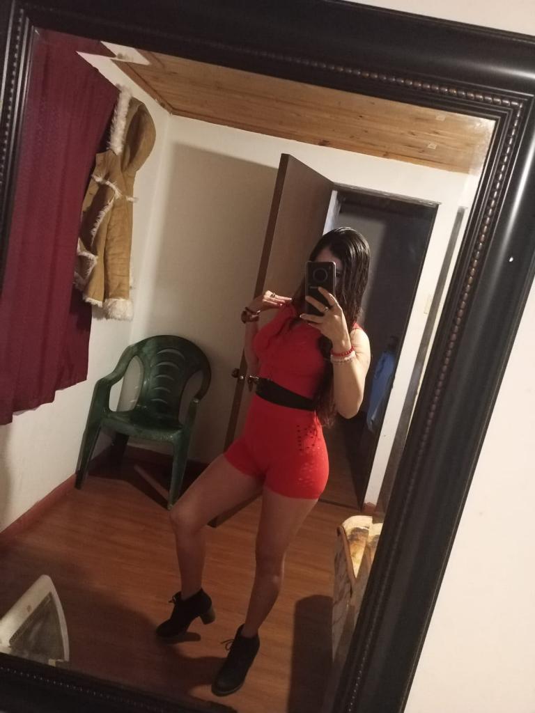 647415766: Chica busca chico en Murcia