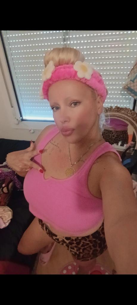 643233681: Chica busca chico en Tarragona