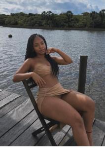 631401739: Chica busca chico en La Coruña
