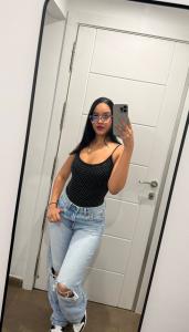 697960655: Chica busca chico en Madrid