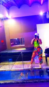 647329944: Chica busca chico en Barcelona