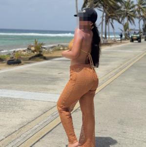631695070: Chica busca chico en La Coruña
