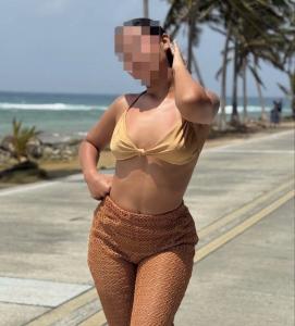 631695070: Chica busca chico en La Coruña