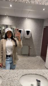 692558063: Chica busca chico en Cáceres