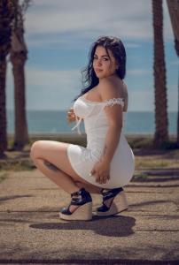 671062408: Chica busca chico en Barcelona