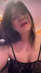 677836162: Chica busca chico en Madrid